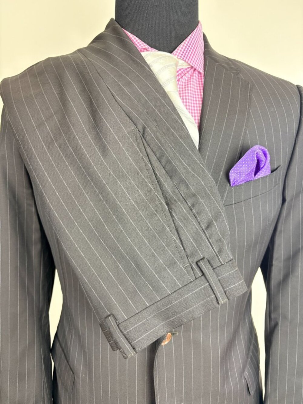 Giorgio ARMANI Collezioni Modern 2-Button Black Pinstriped Suit 42 L / R e52